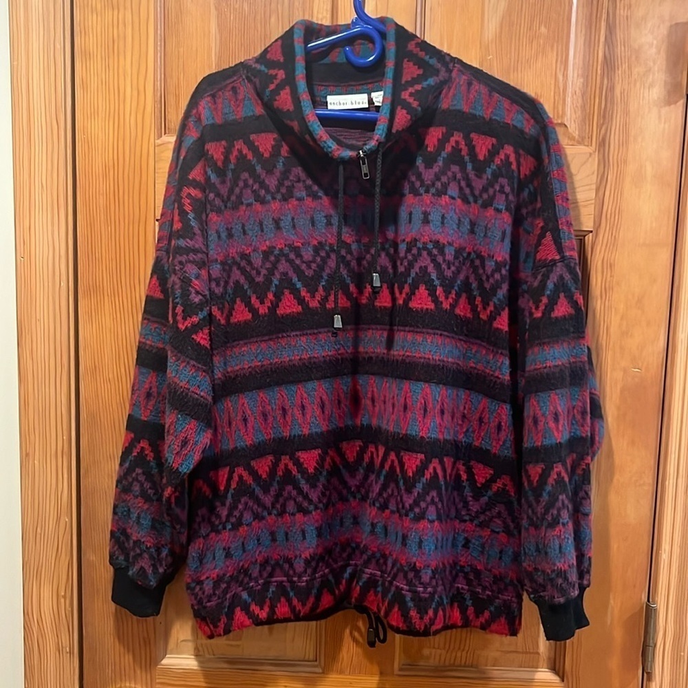 Anchor blue women’s vintage fleece pullover size medium.